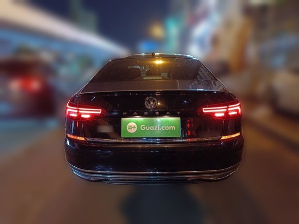 Volkswagen Passat 2019, 60700 км, за 13529 USD