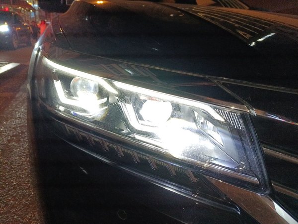 Volkswagen Passat 2019, 60700 км, за 13529 USD - фото 7