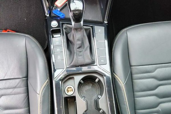 Volkswagen Passat 2019, 75300 км, за 12400 USD - фото 9