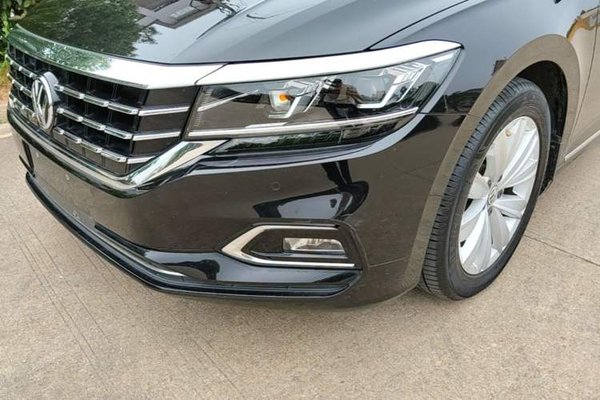 Volkswagen Passat 2019, 75300 км, за 12400 USD - фото 1