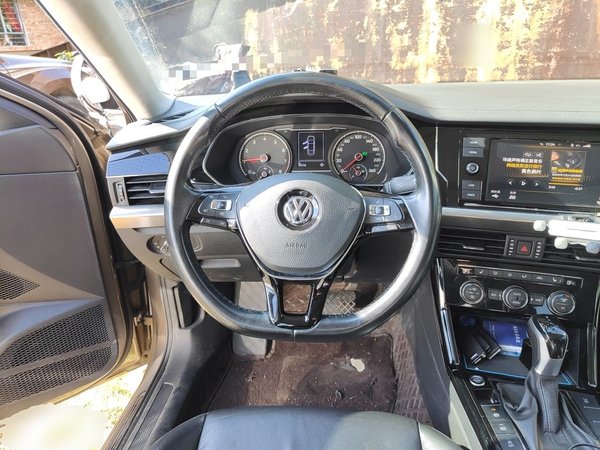 Volkswagen Passat 2019, 98500 км, за 13488 USD - фото 11