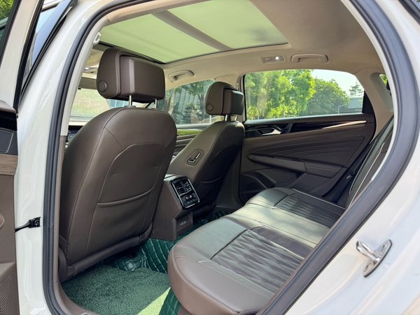 Volkswagen Passat 2019, 89700 км, за 13616 USD - фото 11