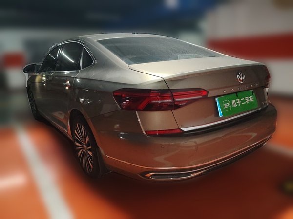 Volkswagen Passat 2019, 87400 км, за 14304 USD