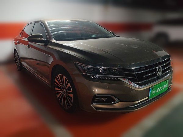Volkswagen Passat 2019, 87400 км, за 14304 USD