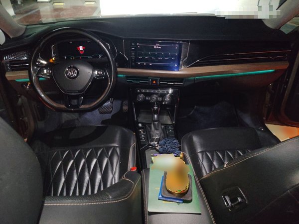 Volkswagen Passat 2019, 87400 км, за 14304 USD - фото 10