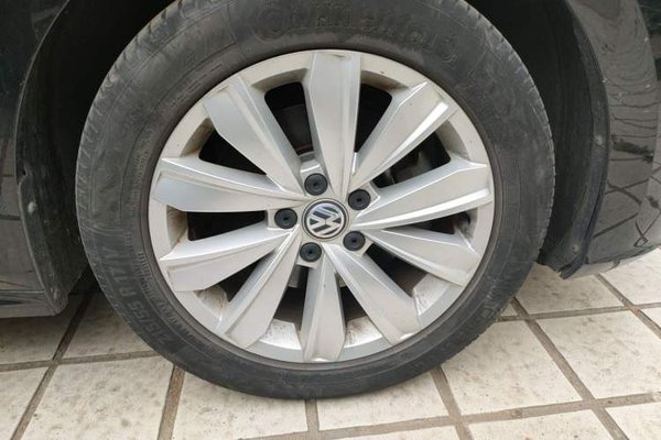Volkswagen Passat 2020, 33900 км, за 14397 USD