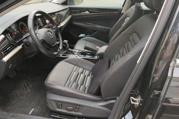 Volkswagen Passat 2020, 33900 км, за 14397 USD - фото 12