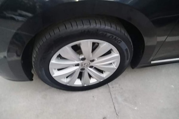 Volkswagen Passat 2020, 80100 км, за 12052 USD - фото 13