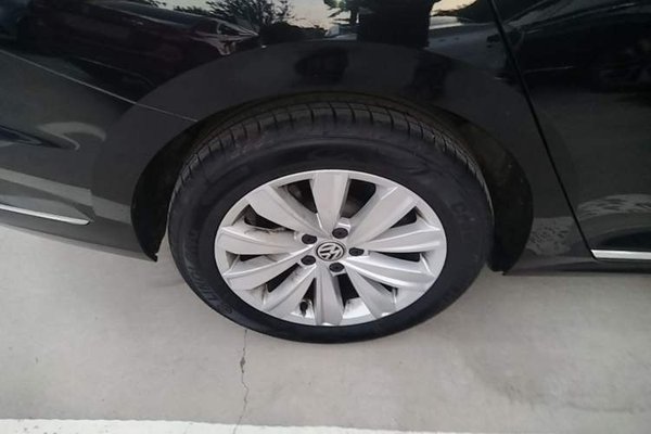 Volkswagen Passat 2020, 80100 км, за 12052 USD - фото 14