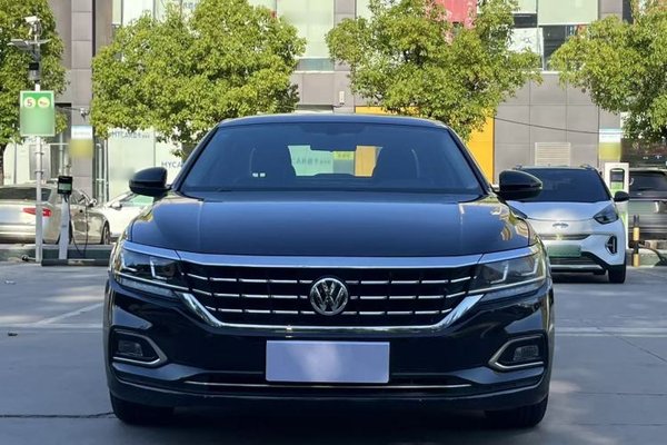 Volkswagen Passat 2020, 80100 км, за 12052 USD - фото 15