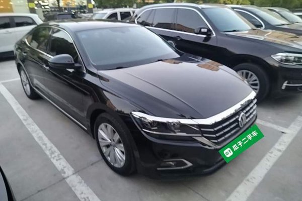 Volkswagen Passat 2020, 80100 км, за 12052 USD