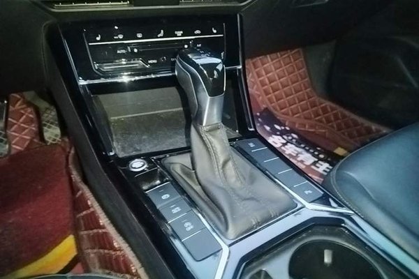 Volkswagen Passat 2020, 80100 км, за 12052 USD - фото 24