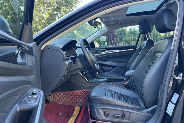 Volkswagen Passat 2020, 80100 км, за 12052 USD - фото 32
