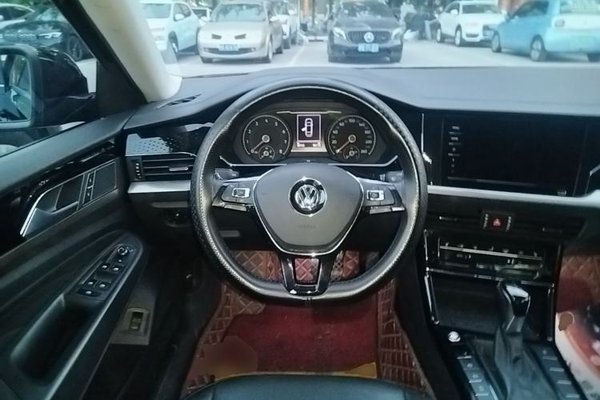 Volkswagen Passat 2020, 80100 км, за 12052 USD - фото 21