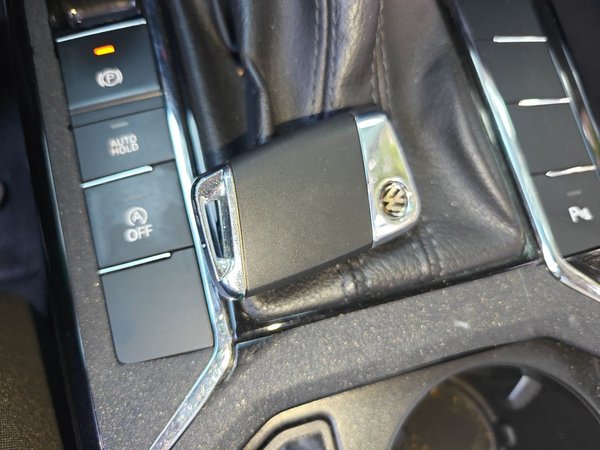 Volkswagen Passat 2020, 77500 км, за 11531 USD - фото 9