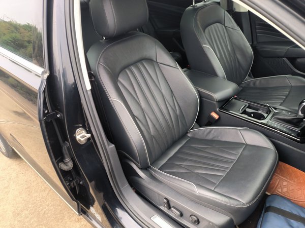 Volkswagen Passat 2022, 23500 км, за 19665 USD - фото 19