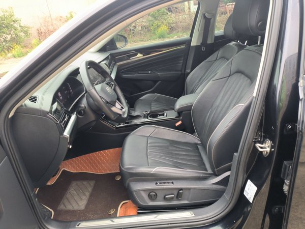 Volkswagen Passat 2022, 23500 км, за 19665 USD - фото 16