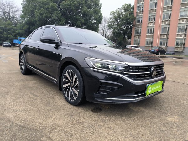 Volkswagen Passat 2022, 23500 км, за 19665 USD