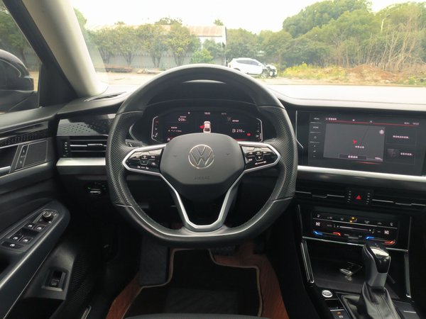 Volkswagen Passat 2022, 23500 км, за 19665 USD - фото 18