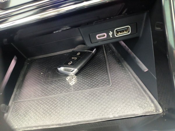 Volkswagen Passat 2022, 23500 км, за 19665 USD - фото 22