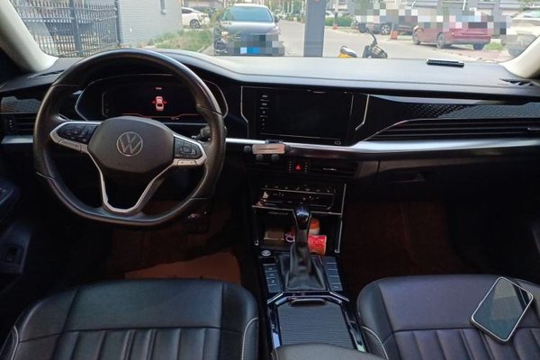 Volkswagen Passat 2022, 30099 км, за 15679 USD - фото 9