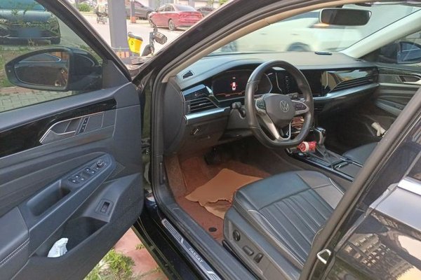 Volkswagen Passat 2022, 30099 км, за 15679 USD - фото 16