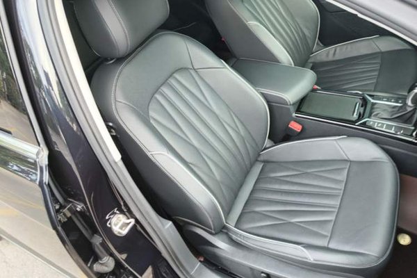 Volkswagen Passat 2022, 32200 км, за 18451 USD - фото 19