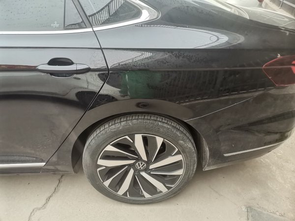 Volkswagen Passat 2022, 35600 км, за 18053 USD - фото 6