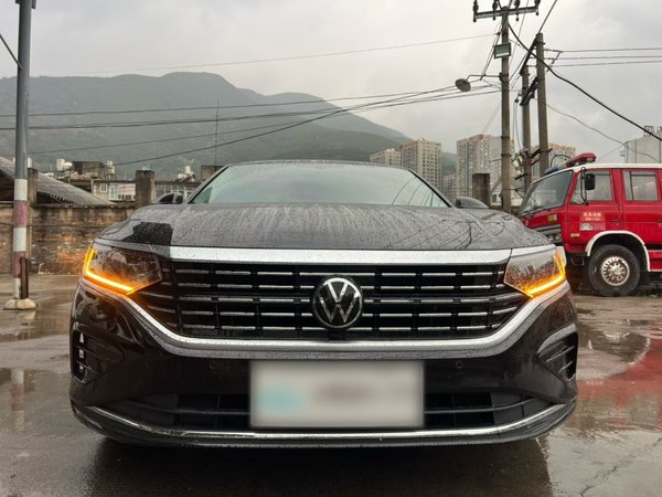 Volkswagen Passat 2022, 38000 км, за 18927 USD - фото 12