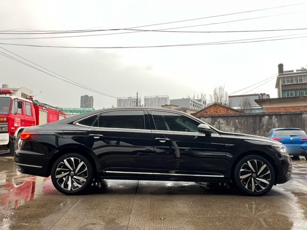 Volkswagen Passat 2022, 38000 км, за 18927 USD - фото 10
