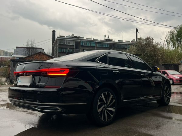 Volkswagen Passat 2022, 38000 км, за 18927 USD - фото 11