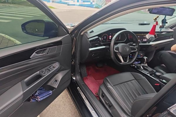 Volkswagen Passat 2022, 47500 км, за 14893 USD - фото 16