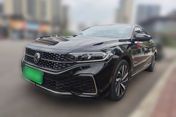 Volkswagen Passat · 2022 год