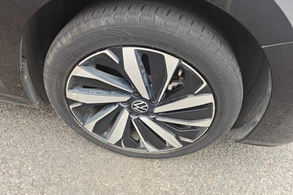 Volkswagen Passat 2022, 47500 км, за 14893 USD - фото 8