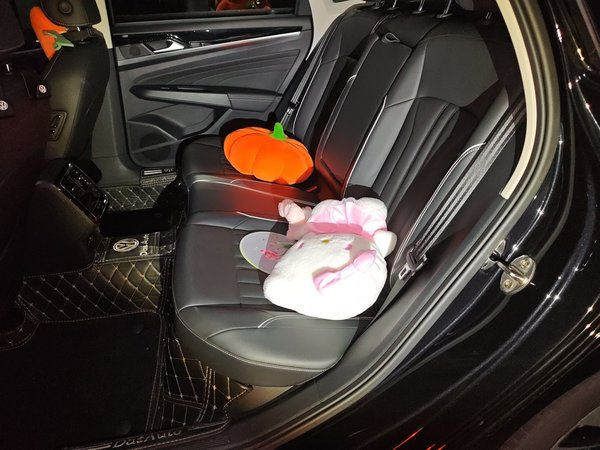 Volkswagen Passat 2022, 48099 км, за 16840 USD - фото 19