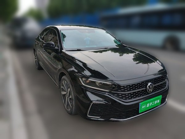 Volkswagen Passat 2022, 53400 км, за 17732 USD