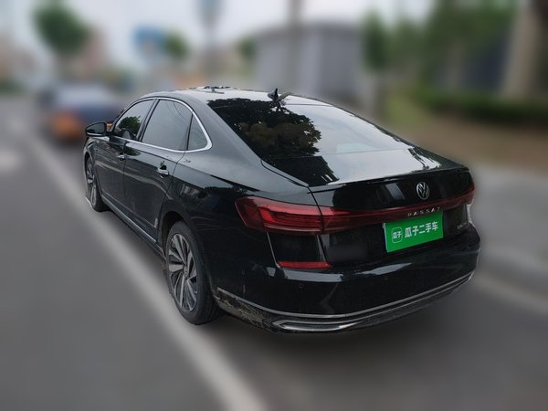 Volkswagen Passat 2022, 53400 км, за 17732 USD