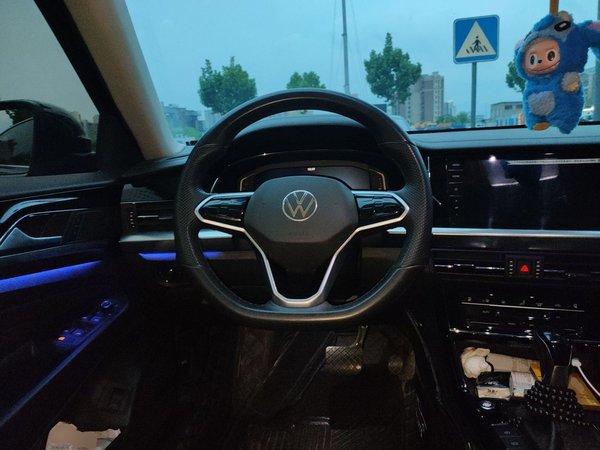 Volkswagen Passat 2022, 53400 км, за 17732 USD - фото 11