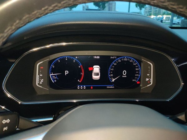 Volkswagen Passat 2022, 53400 км, за 17732 USD - фото 12