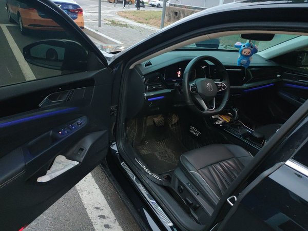 Volkswagen Passat 2022, 53400 км, за 17732 USD - фото 17