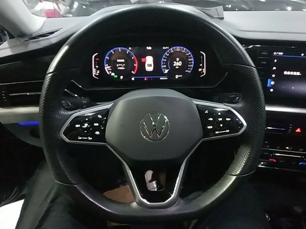 Volkswagen Passat 2022, 68300 км, за 18470 USD - фото 14