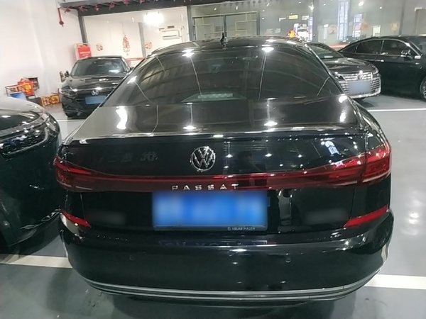 Volkswagen Passat 2022, 68300 км, за 18470 USD