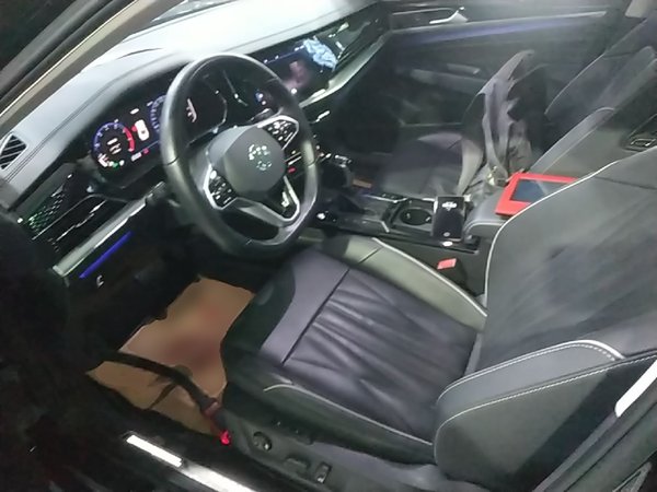 Volkswagen Passat 2022, 68300 км, за 18470 USD - фото 18