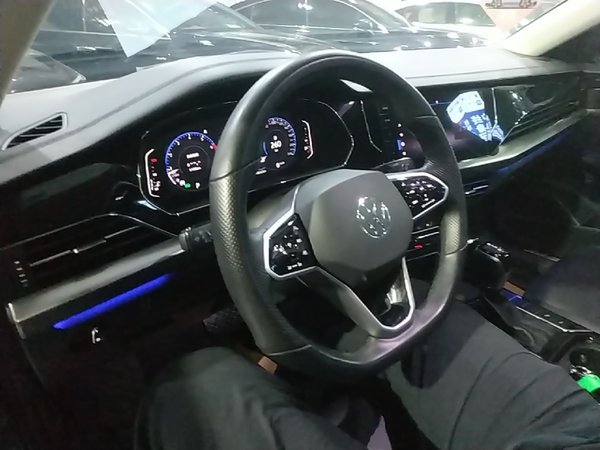 Volkswagen Passat 2022, 68300 км, за 18470 USD - фото 13