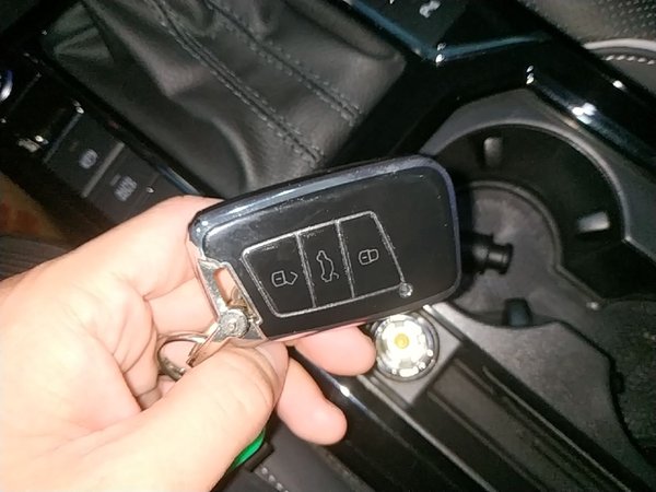 Volkswagen Passat 2022, 68300 км, за 18470 USD - фото 12