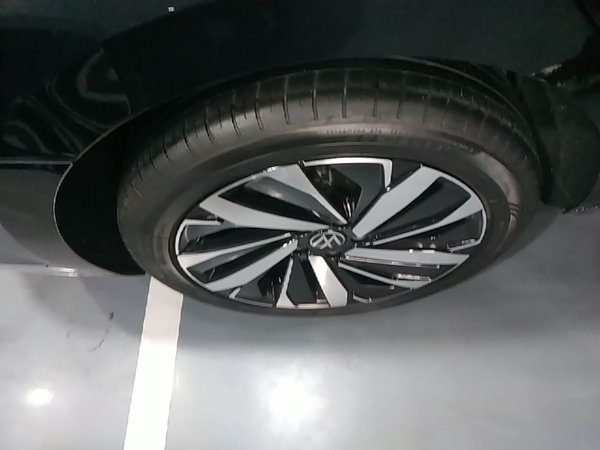 Volkswagen Passat 2022, 68300 км, за 18470 USD - фото 10