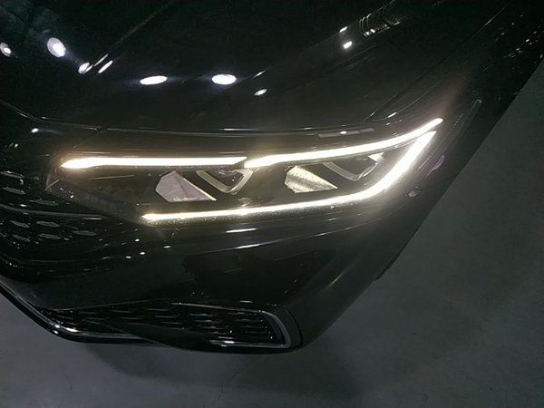 Volkswagen Passat 2022, 68300 км, за 18470 USD - фото 9