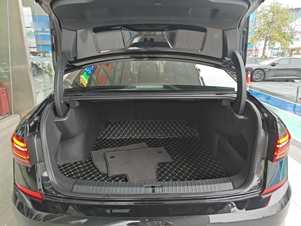 Volkswagen Passat 2022, 89900 км, за 16175 USD - фото 22