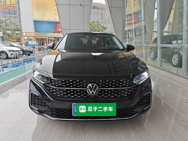 Volkswagen Passat 2022, 89900 км, за 16175 USD