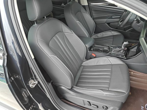 Volkswagen Passat 2022, 89900 км, за 16175 USD - фото 23